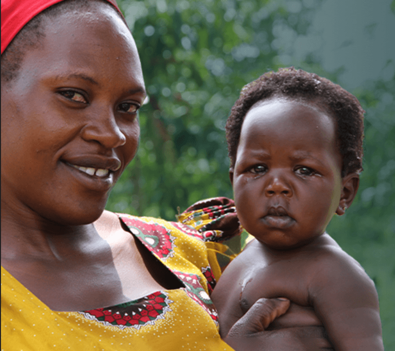 A mother and child supported by Muntada Aid