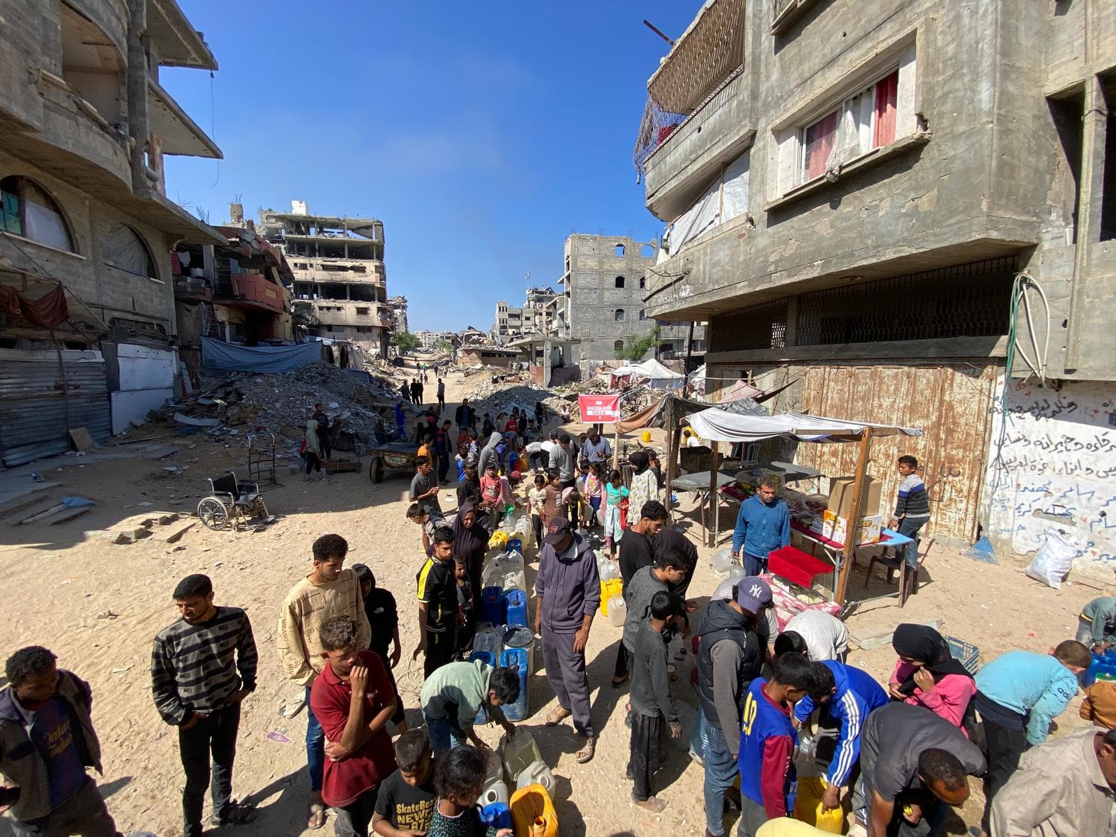 Families in Gaza in urgent need of clean water